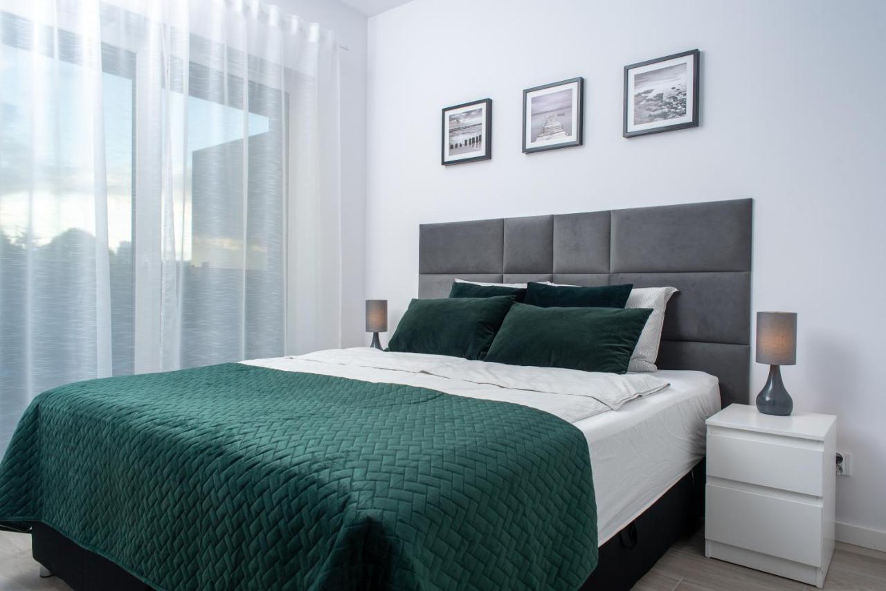 Apartament Happy Holiday Колобжег Екстериор снимка