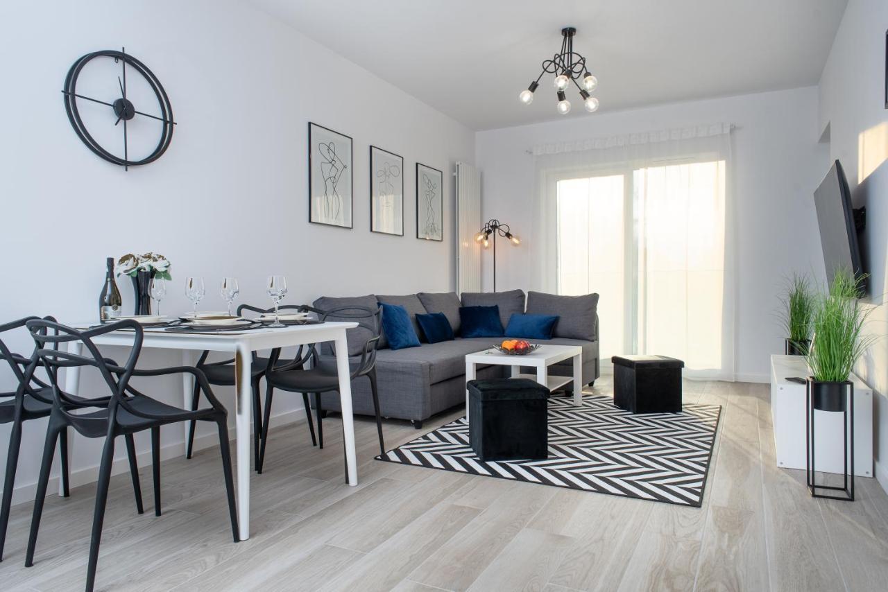 Apartament Happy Holiday Колобжег Екстериор снимка