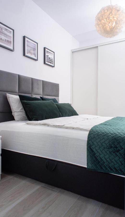 Apartament Happy Holiday Колобжег Екстериор снимка