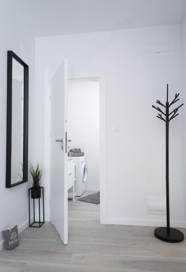 Apartament Happy Holiday Колобжег Екстериор снимка