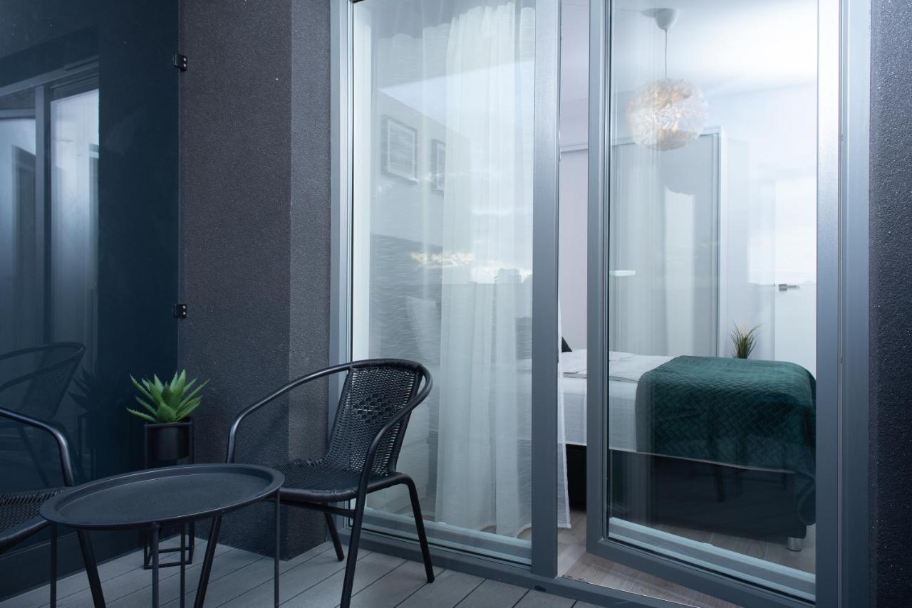 Apartament Happy Holiday Колобжег Екстериор снимка